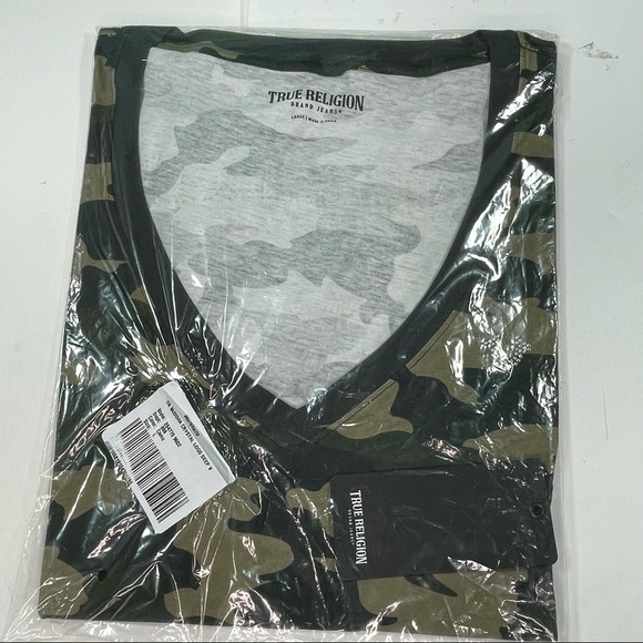 True Religion in Woodland Camo Crystal Logo 2 Sided Womens Large Size T-Shirt - Picture 9 of 11